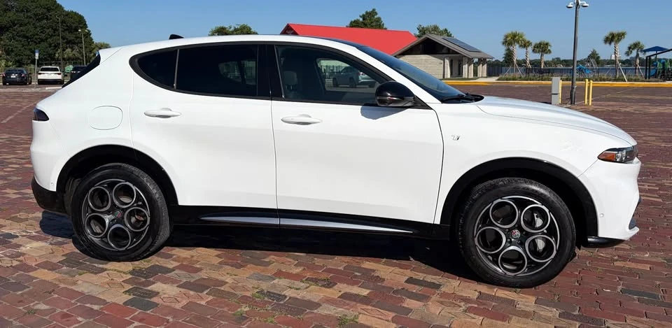 2024 Alfa Romeo Tonale - Image 2 of 20