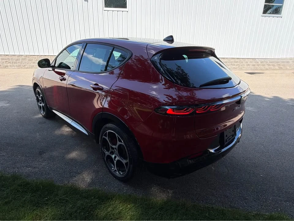 2024 Alfa Romeo Tonale - Image 2 of 20