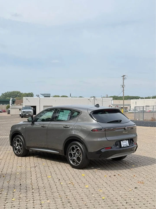 2024 Alfa Romeo Tonale - Image 5 of 20