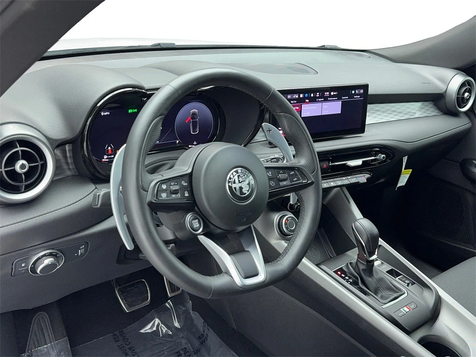 2024 Alfa Romeo Tonale - Image 14 of 21