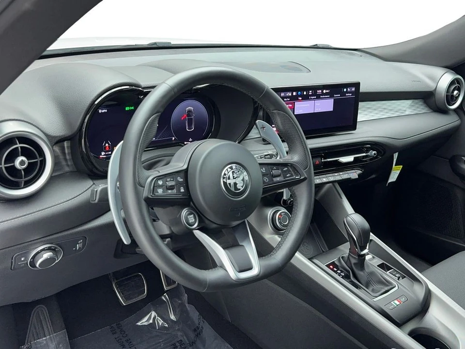2024 Alfa Romeo Tonale - Image 14 of 21