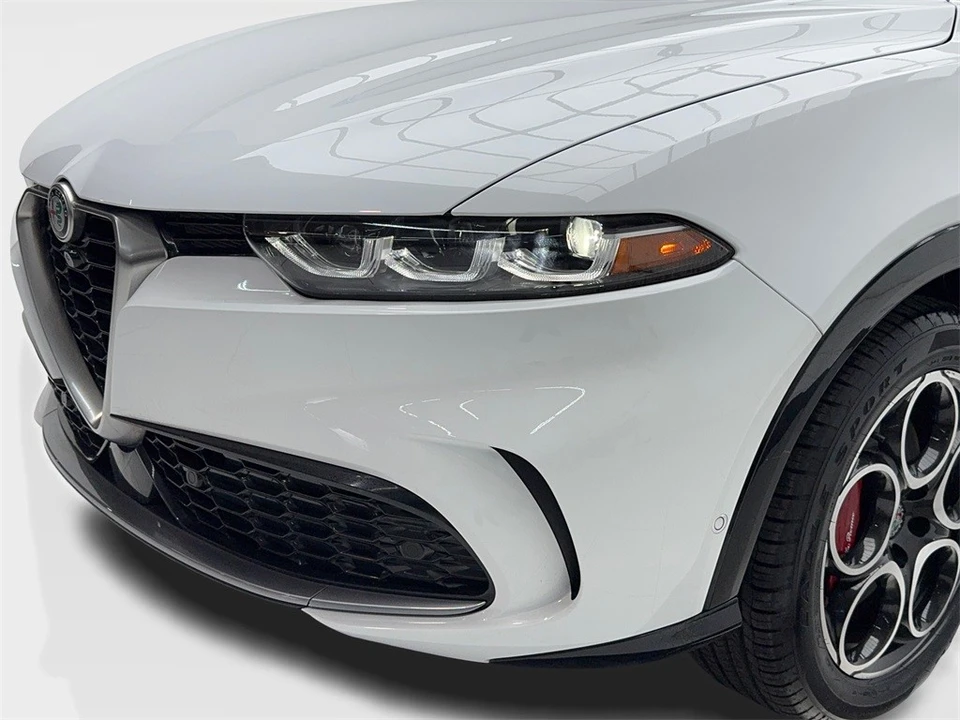 2024 Alfa Romeo Tonale - Image 5 of 12