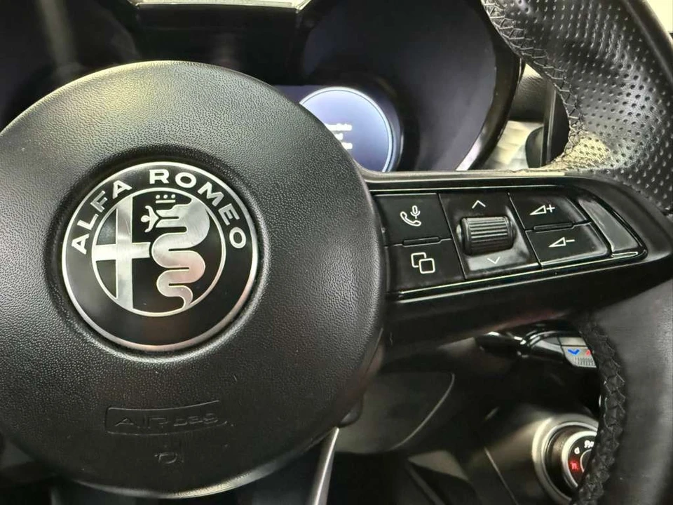 2024 Alfa Romeo Tonale - Image 13 of 31