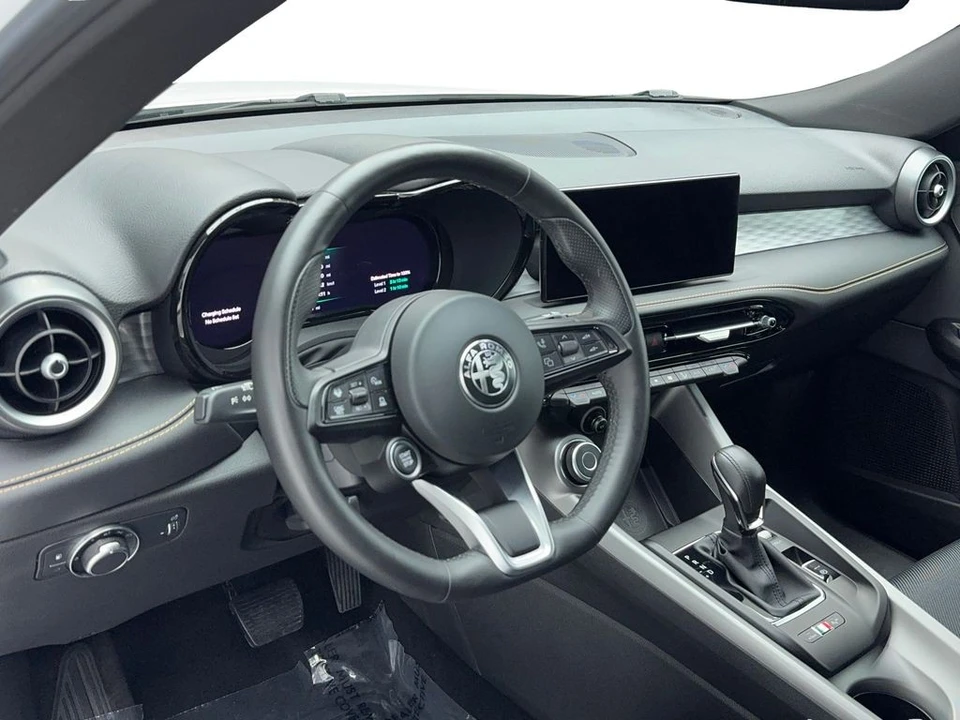 2024 Alfa Romeo Tonale - Image 14 of 21