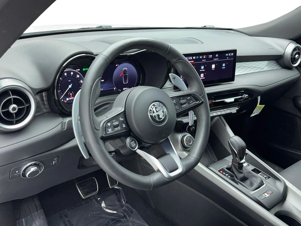 2024 Alfa Romeo Tonale - Image 14 of 21