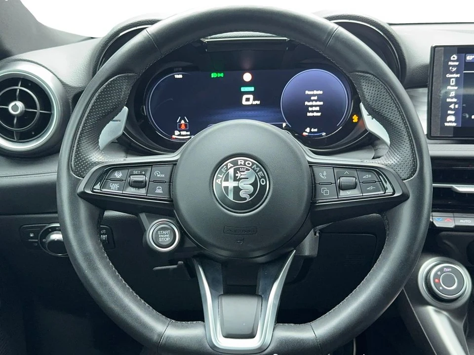 2024 Alfa Romeo Tonale - Image 15 of 31