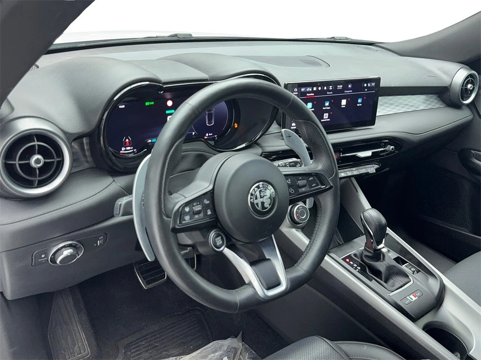 2024 Alfa Romeo Tonale - Image 13 of 21