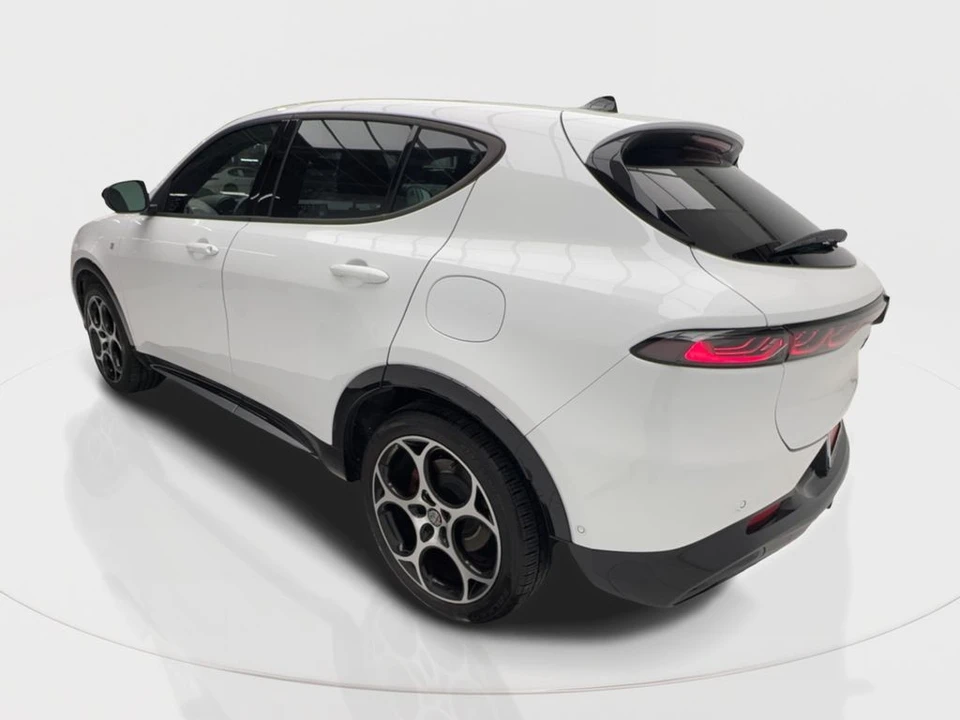 2024 Alfa Romeo Tonale - Image 9 of 31