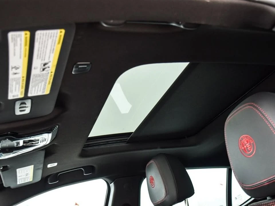 2024 Alfa Romeo Tonale - Image 18 of 19