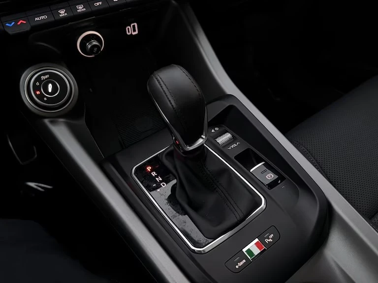 2024 Alfa Romeo Tonale - Image 11 of 18