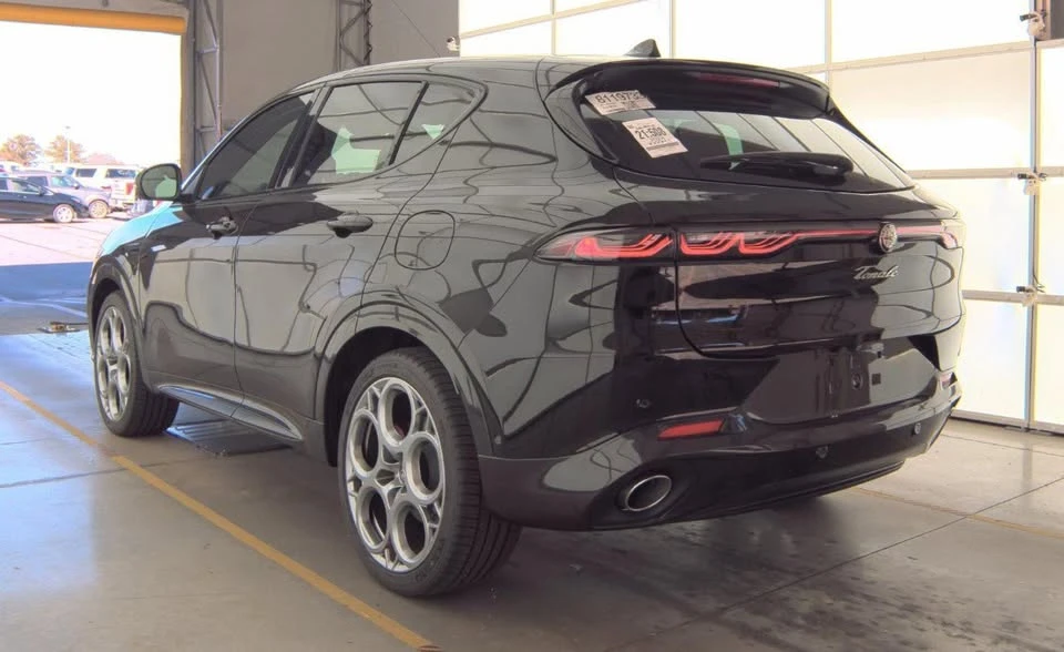 2024 Alfa Romeo Tonale - Image 2 of 10