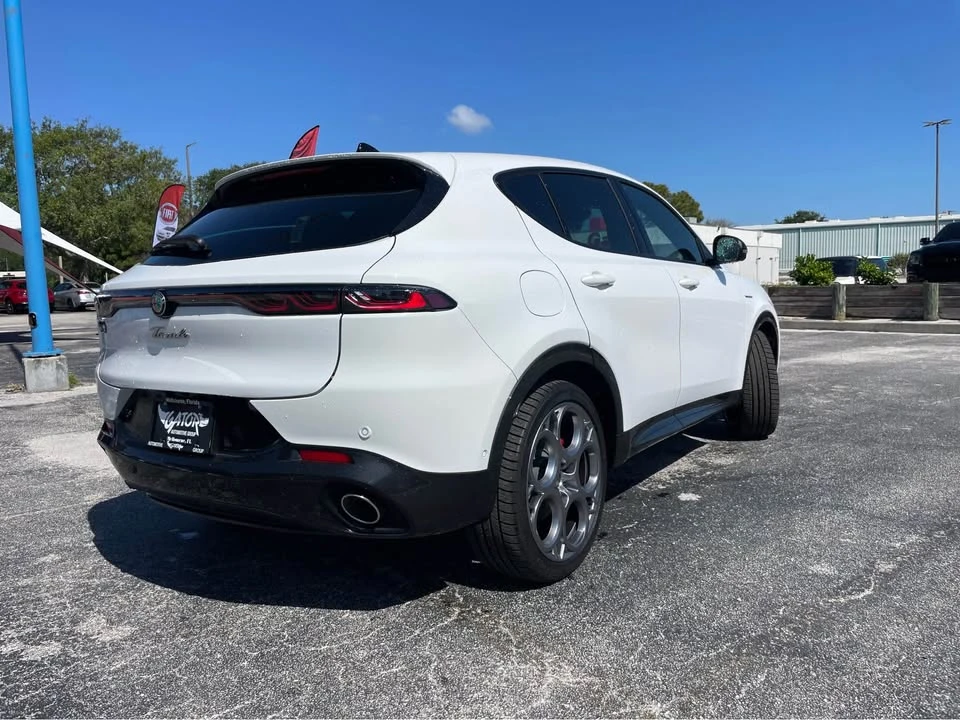 2024 Alfa Romeo Tonale - Image 2 of 16