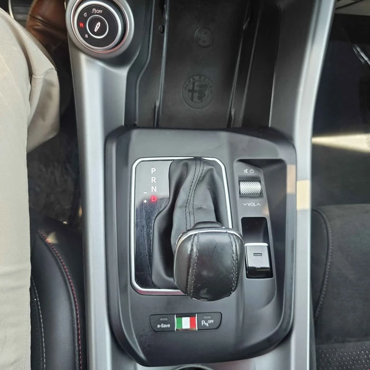 2024 Alfa Romeo Tonale - Image 18 of 19