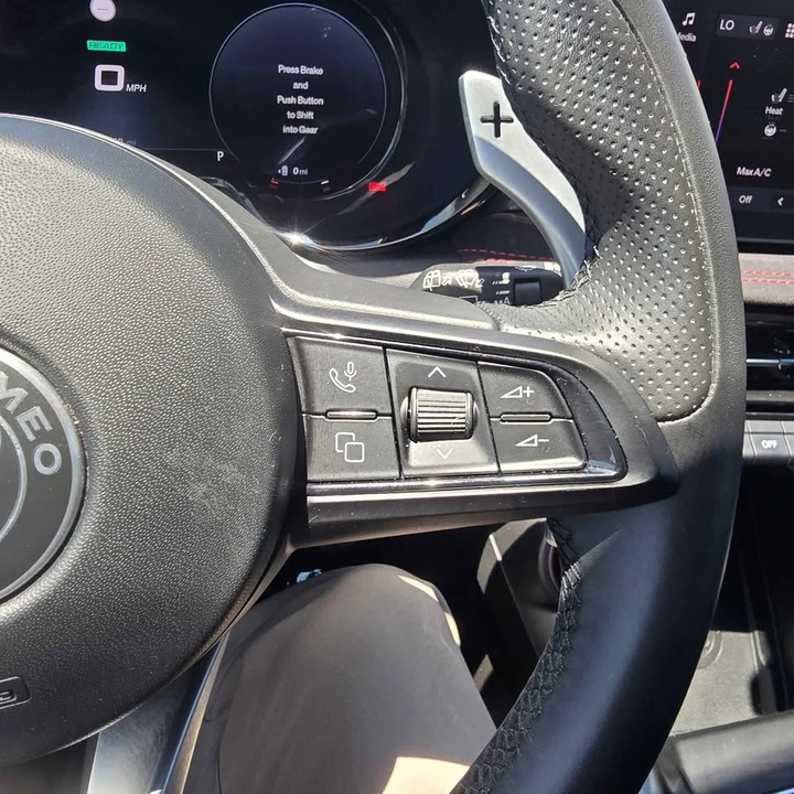 2024 Alfa Romeo Tonale - Image 14 of 19