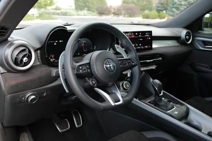 2024 Alfa Romeo Tonale - Image 12 of 20