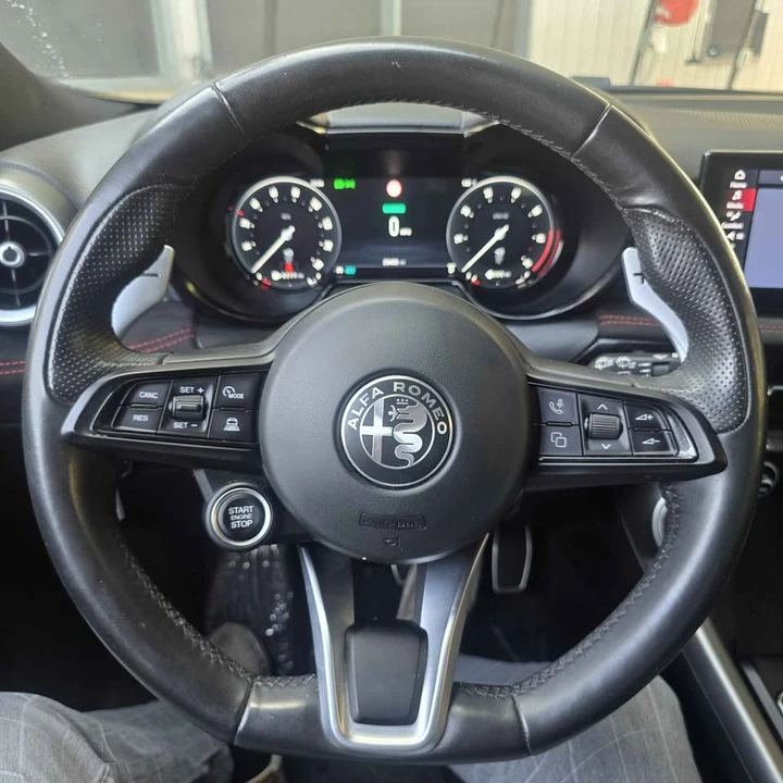 2024 Alfa Romeo Tonale - Image 8 of 16