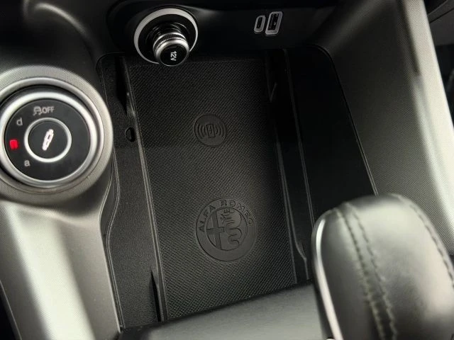 2024 Alfa Romeo - Image 27 of 31