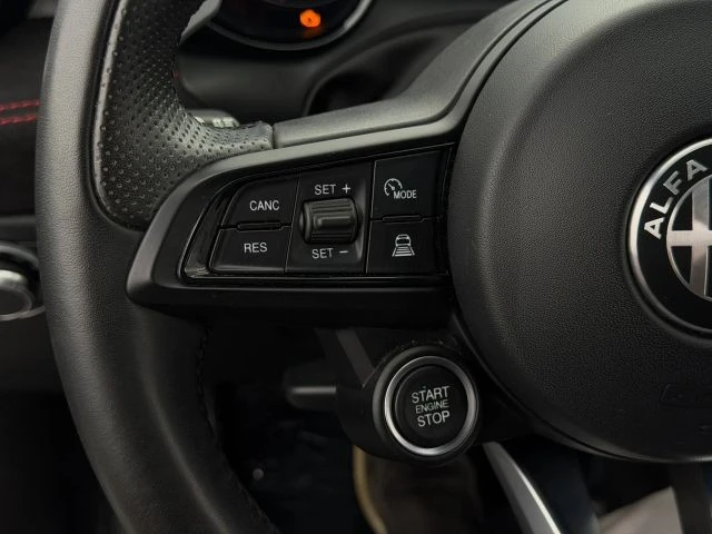 2024 Alfa Romeo - Image 22 of 31