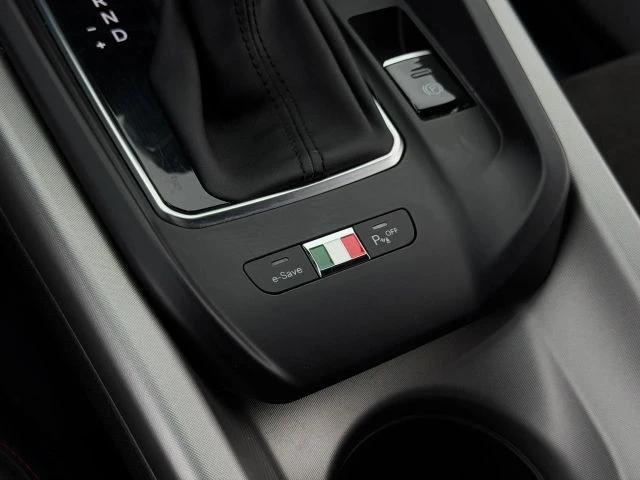 2024 Alfa Romeo - Image 25 of 31