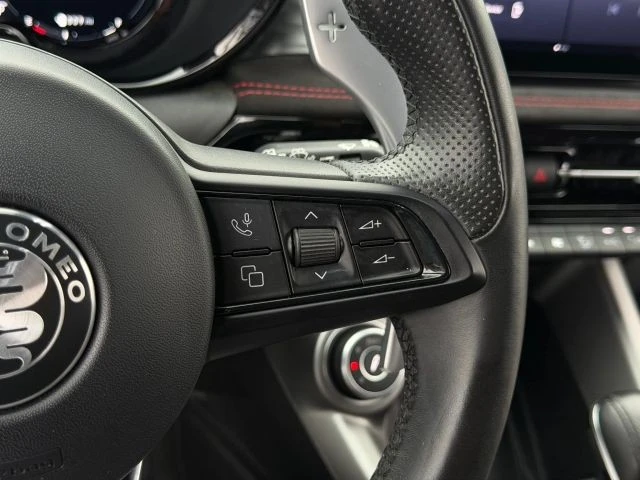 2024 Alfa Romeo - Image 23 of 31