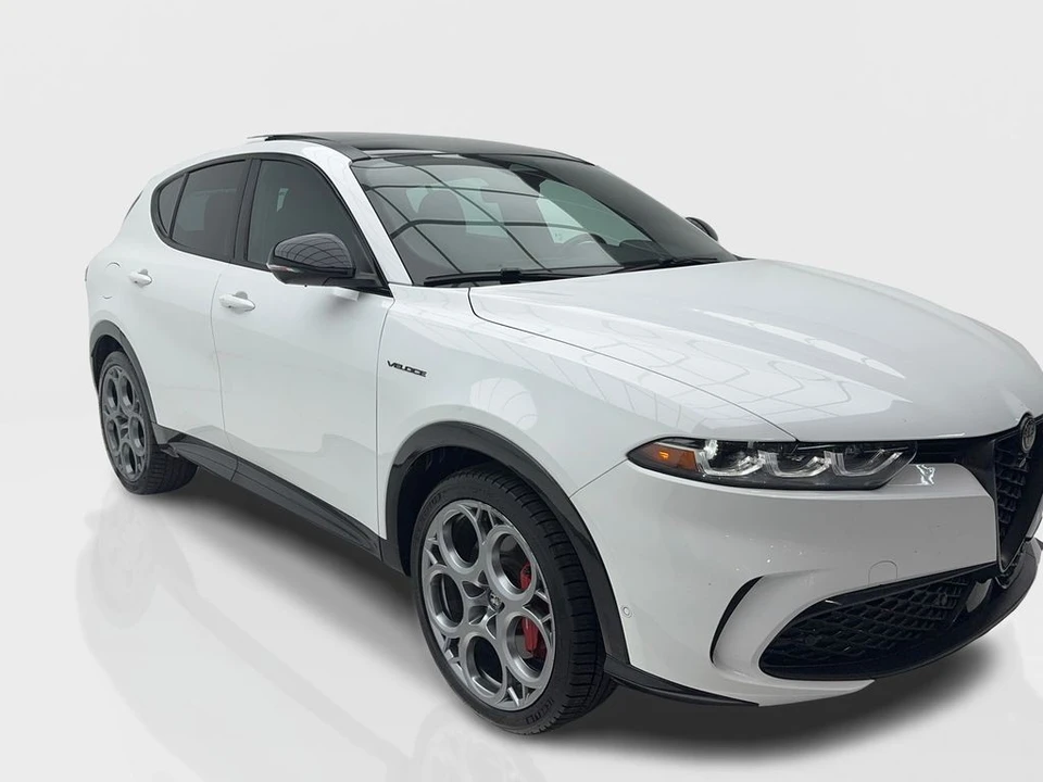 2024 Alfa Romeo - Image 2 of 31