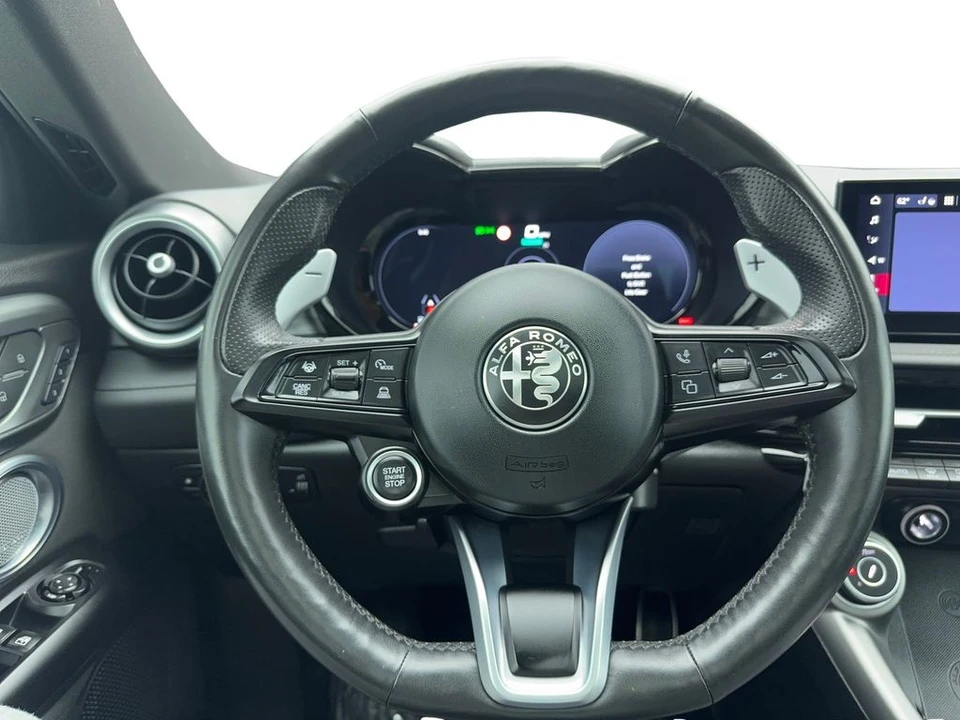 2024 Alfa Romeo Tonale - Image 24 of 31