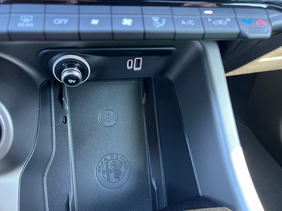 2024 Alfa Romeo Tonale - Image 22 of 31