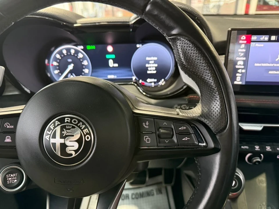 2024 Alfa Romeo Tonale - Image 13 of 31
