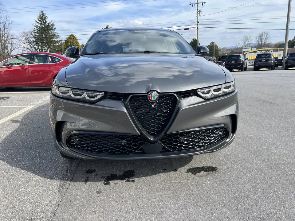 2024 Alfa Romeo Tonale - Image 5 of 21