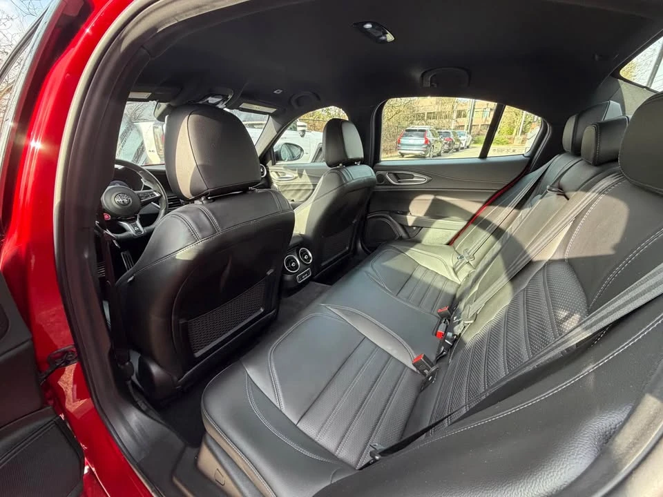 2024 Alfa Romeo Giulia - Image 3 of 9