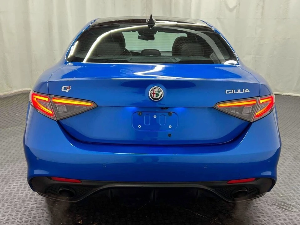 2024 Alfa Romeo Giulia - Image 3 of 10