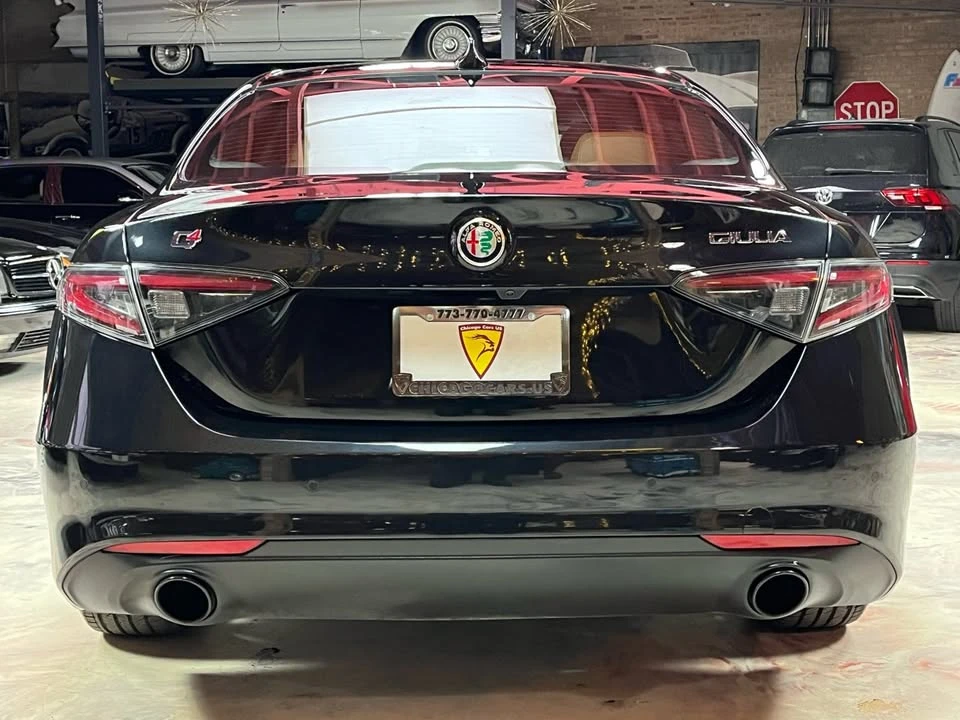 2024 Alfa Romeo Giulia - Image 5 of 19