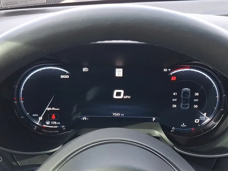 2024 Alfa Romeo Giulia - Image 7 of 12