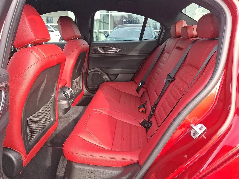 2024 Alfa Romeo Giulia - Image 9 of 12