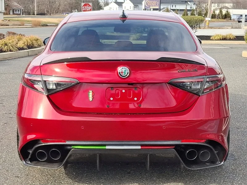 2024 Alfa Romeo Giulia - Image 4 of 12