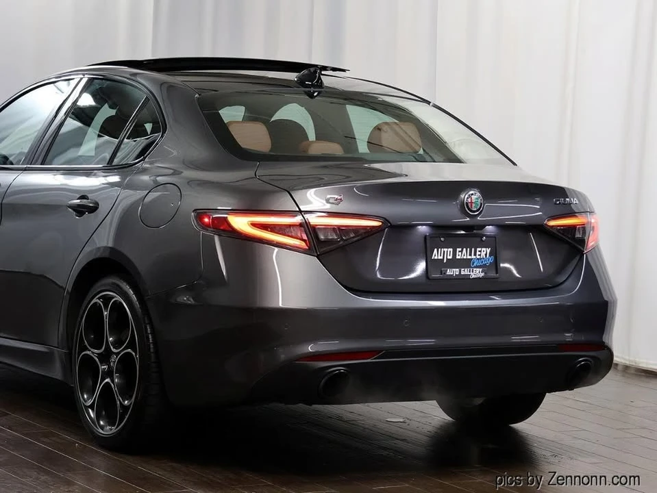 2024 Alfa Romeo Giulia - Image 9 of 20