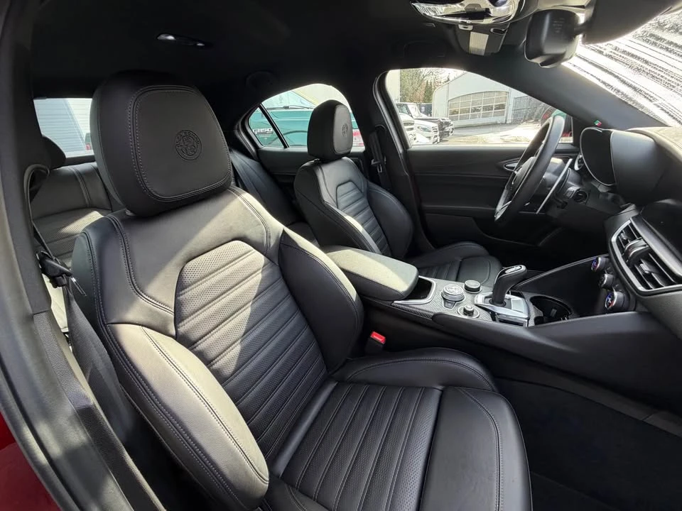 2024 Alfa Romeo Giulia - Image 2 of 9