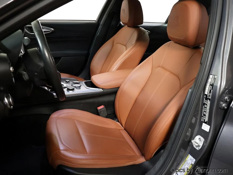 2024 Alfa Romeo Giulia - Image 12 of 20