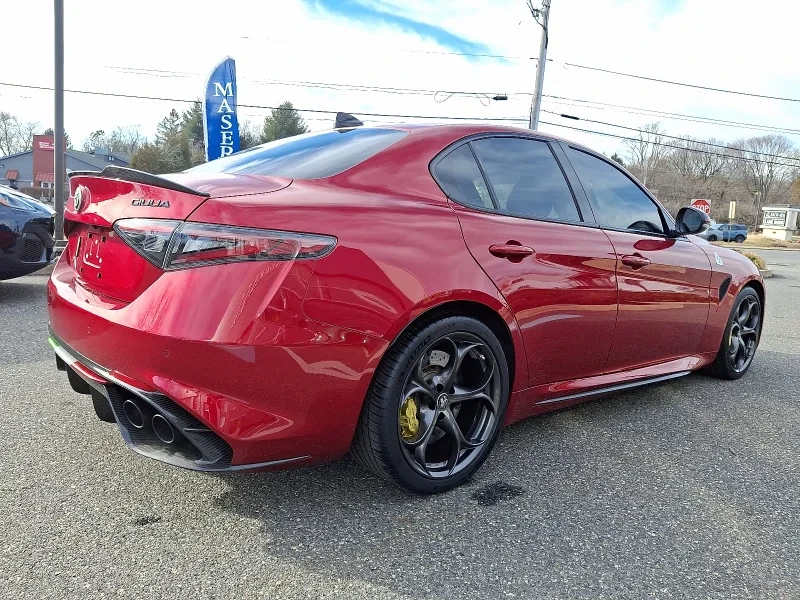 2024 Alfa Romeo Giulia - Image 3 of 12