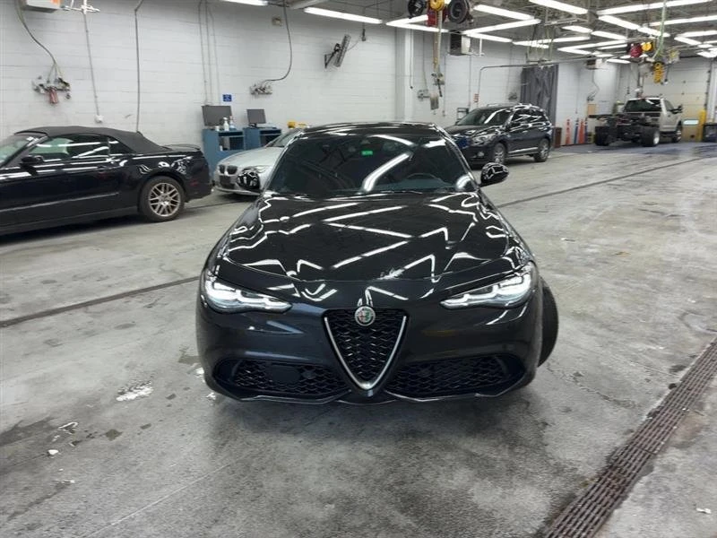 2024 Alfa Romeo Giulia - Image 6 of 9