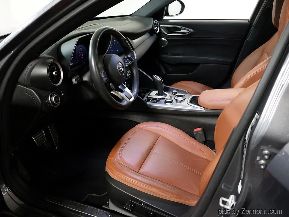2024 Alfa Romeo Giulia - Image 13 of 20