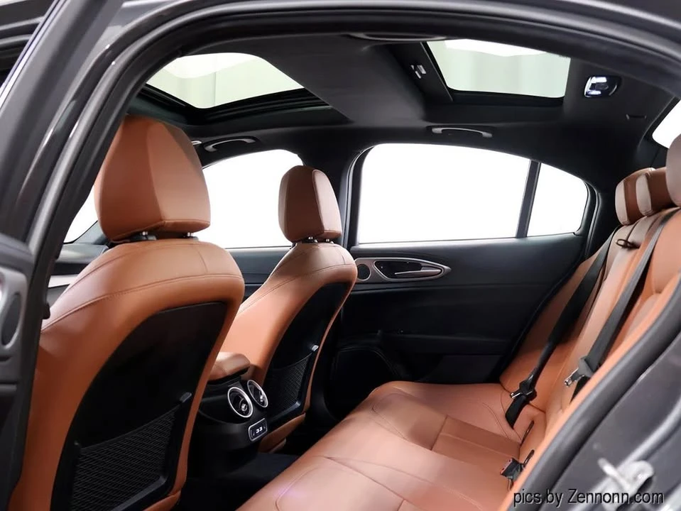 2024 Alfa Romeo Giulia - Image 15 of 20
