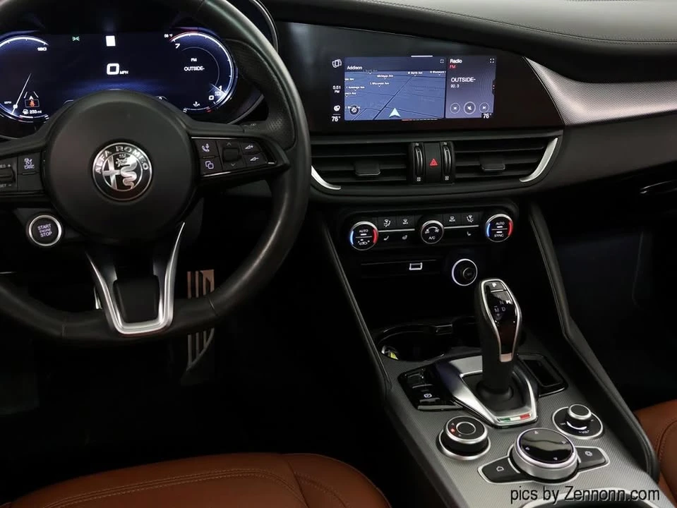 2024 Alfa Romeo Giulia - Image 18 of 20