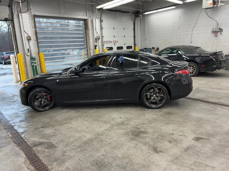 2024 Alfa Romeo Giulia - Image 4 of 9