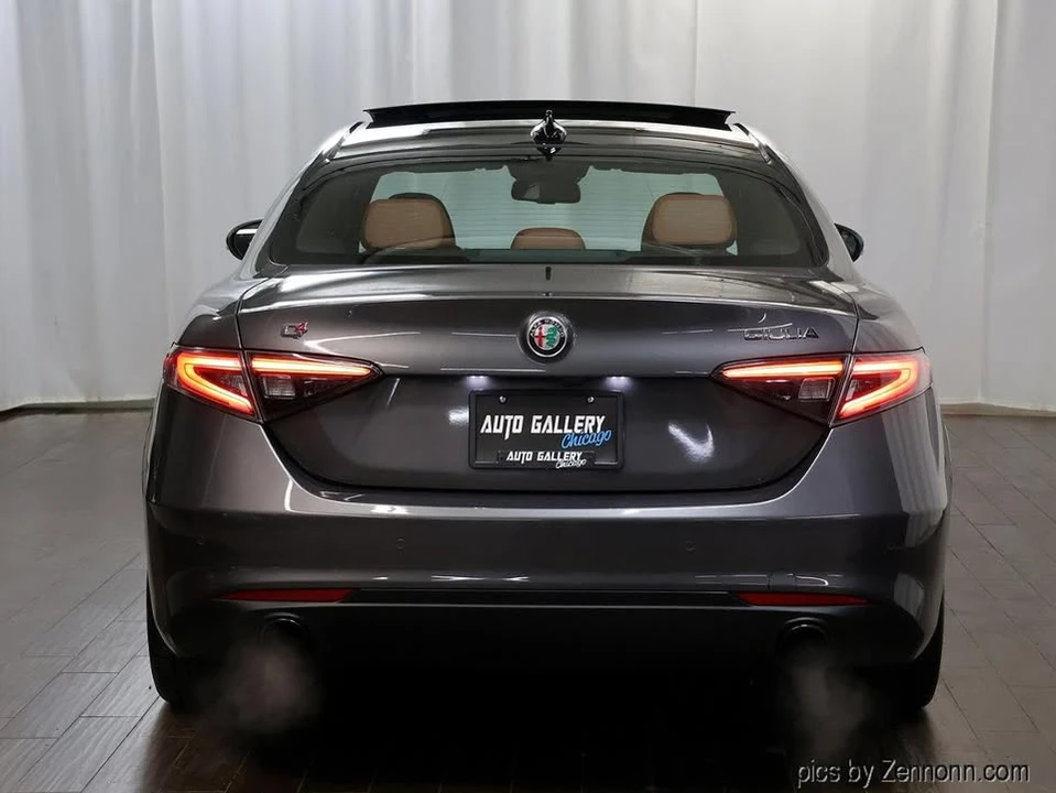 2024 Alfa Romeo Giulia - Image 8 of 20
