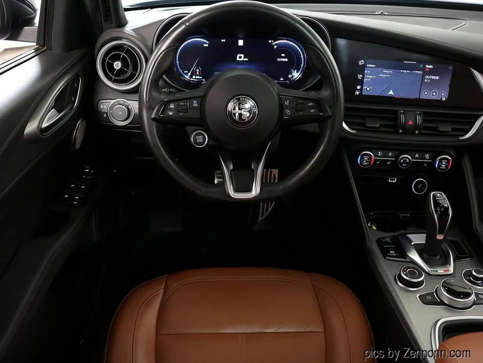 2024 Alfa Romeo Giulia - Image 17 of 20