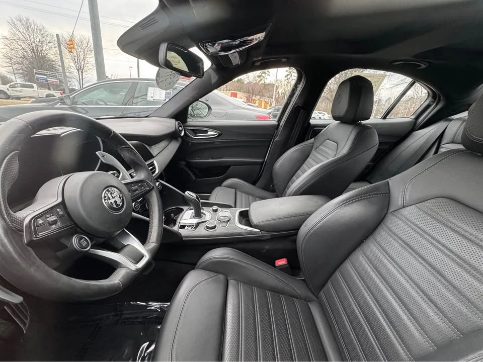 2024 Alfa Romeo Giulia - Image 4 of 11