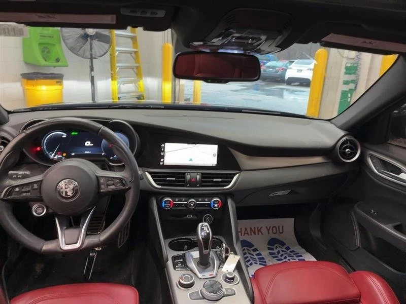 2024 Alfa Romeo Giulia - Image 8 of 9