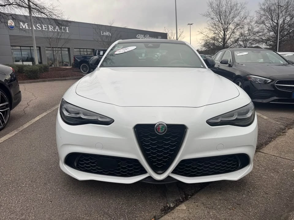 2024 Alfa Romeo Giulia - Image 3 of 11