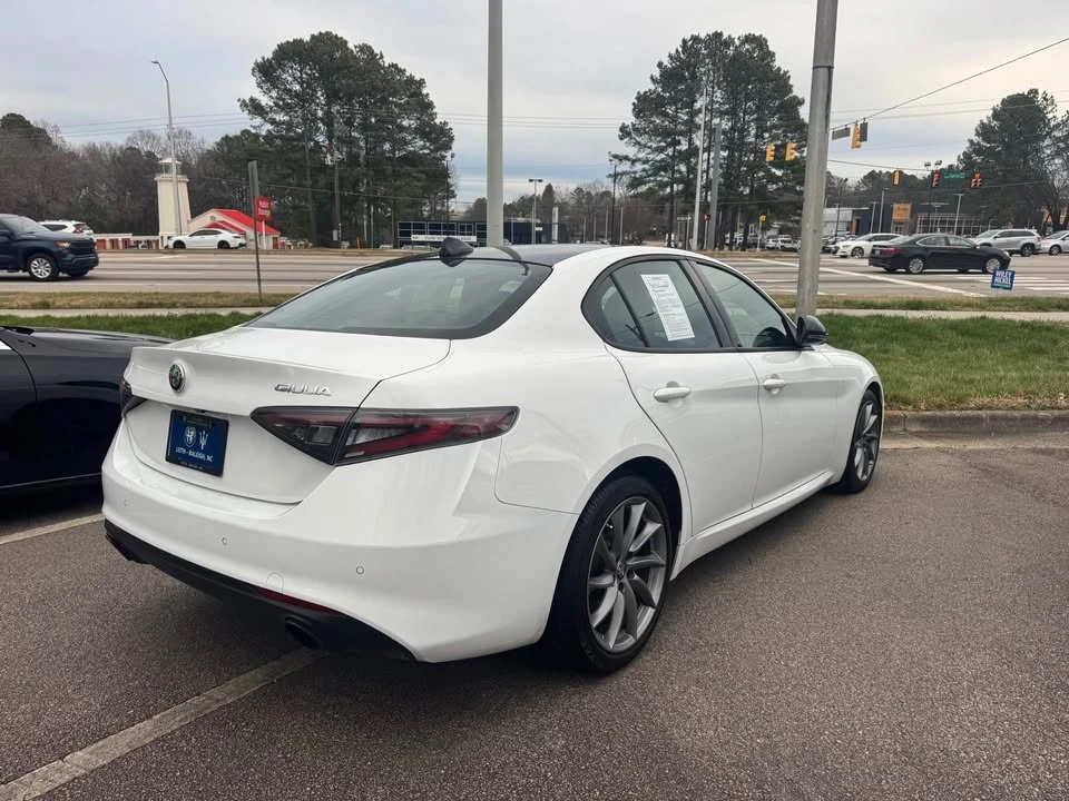 2024 Alfa Romeo Giulia - Image 9 of 11